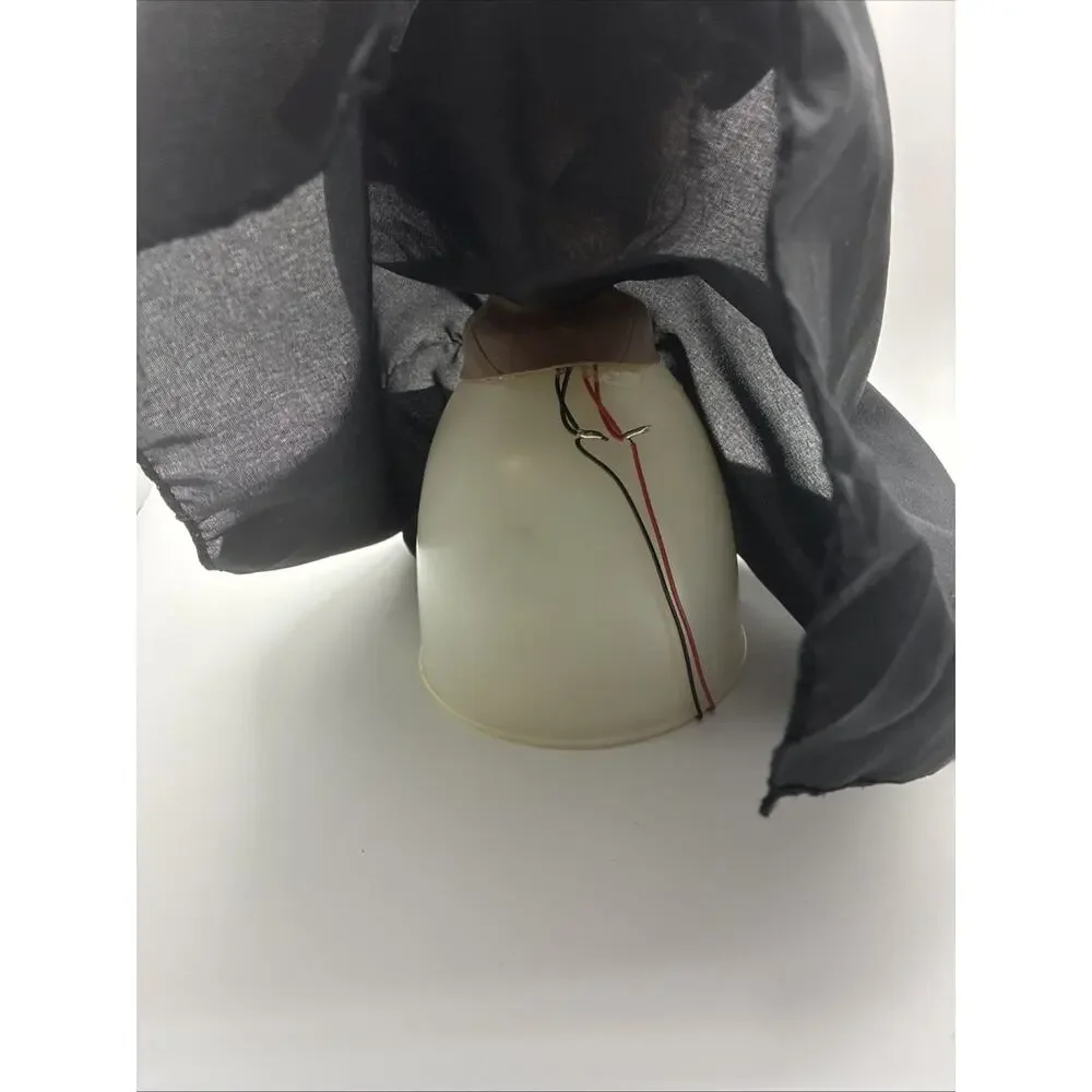 Halloween Hanging Red Lighted Eye Shaking Motion Sensor Witch NOT WORKING Read!
